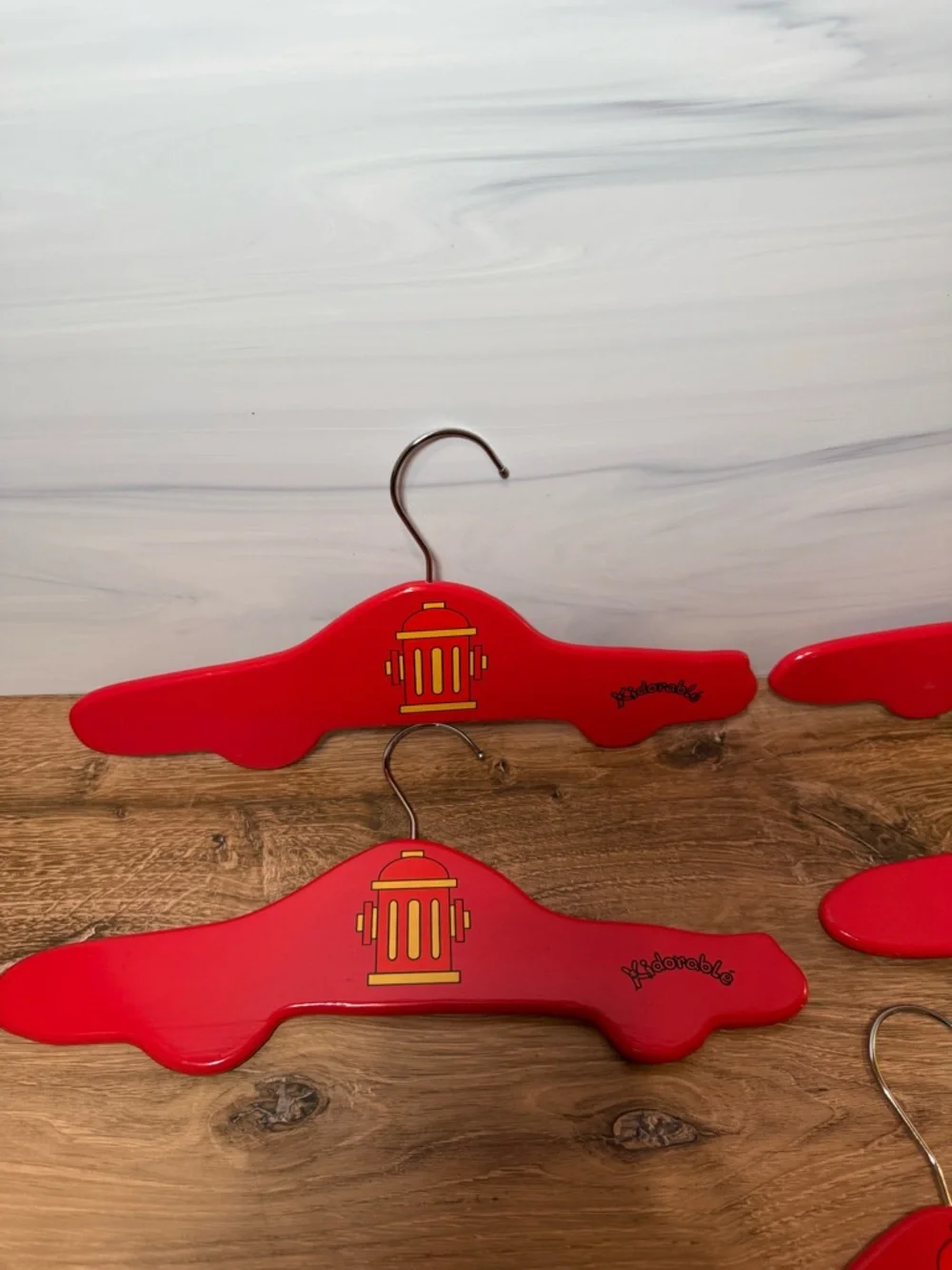 Kidorable Fire Engine Wooden Hangers Set 5